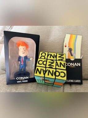 Conan Vinyl Figure & Puzzle Cube & playing cards  Set - collector set